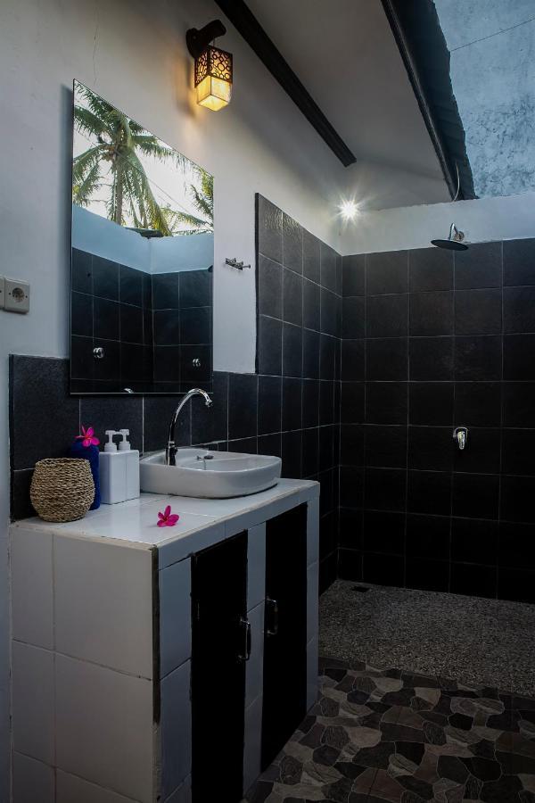 Sanctum Dive Villa With Private Pool 길리트라왕안 외부 사진